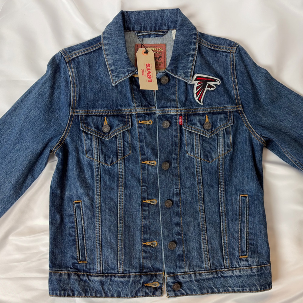 NEW Levi’s NFL Atlanta Falcons Denim Jacket Medium NWT